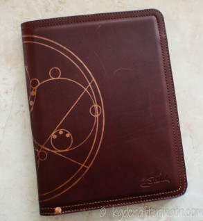 Gallifreyan Notepad Holder + Giveaway!